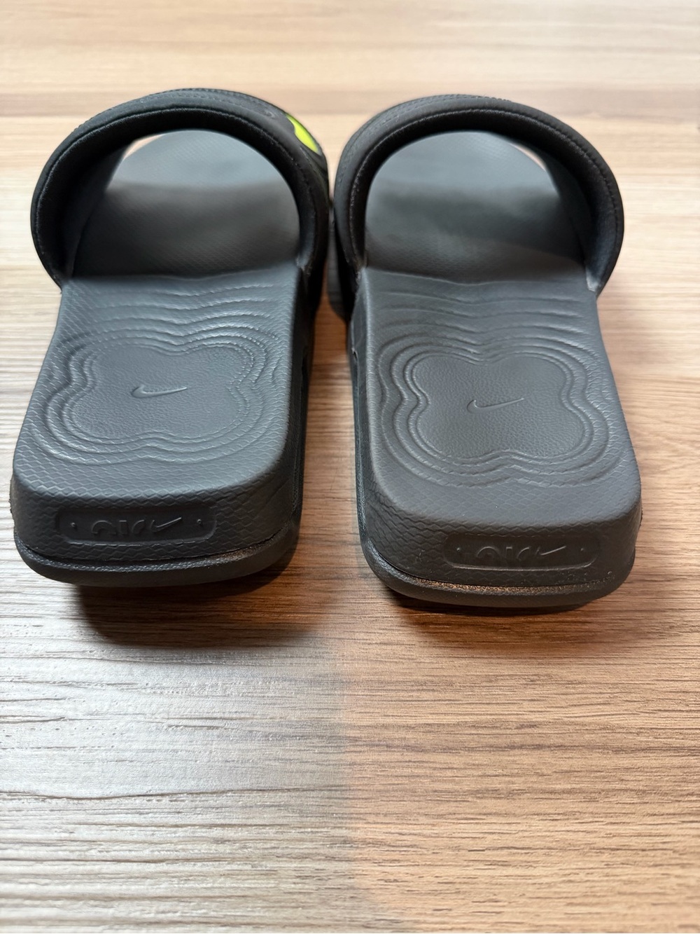 Mens size 11 Nike Air Max Cirro Sport Slides in excellent condition - Picture 4 of 6